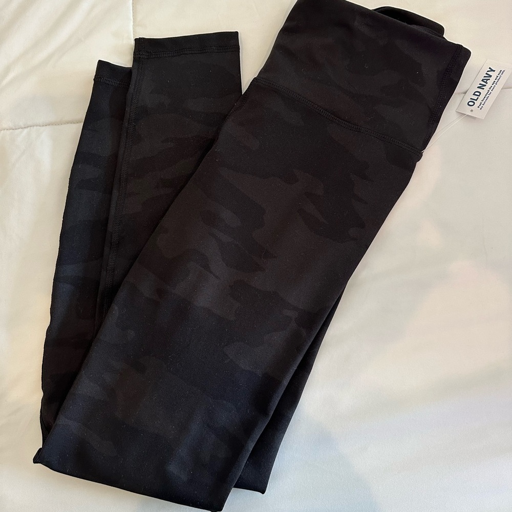 Old Navy Black Camo Leggings